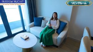 【S Sriracha Hotel & Residence】リビングのソファ