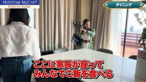 【Emporium Suites by Chatrium】ダイニングのテーブル