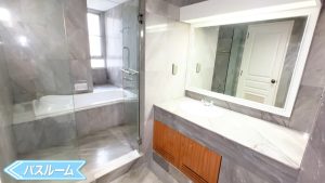 【Krung Thep Thani Tower】メインベッドルームのバスタブ