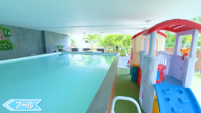 【Montrose Court Residence】プール