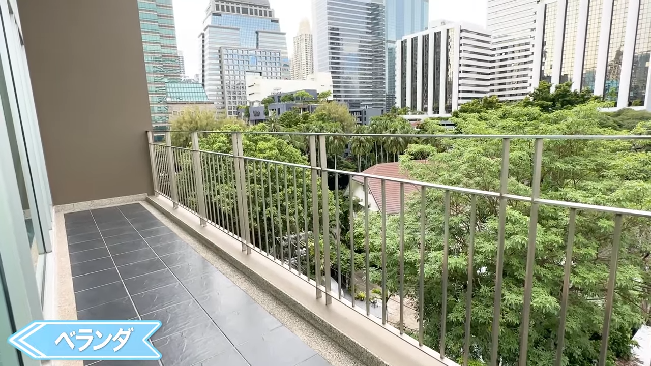 【Silom Lofts】ベランダ