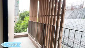 【NS Residence Sukhumvit49】リビングのベランダ