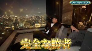 【Hampton Residence Thonglor】夜景を眺める武井壮さん